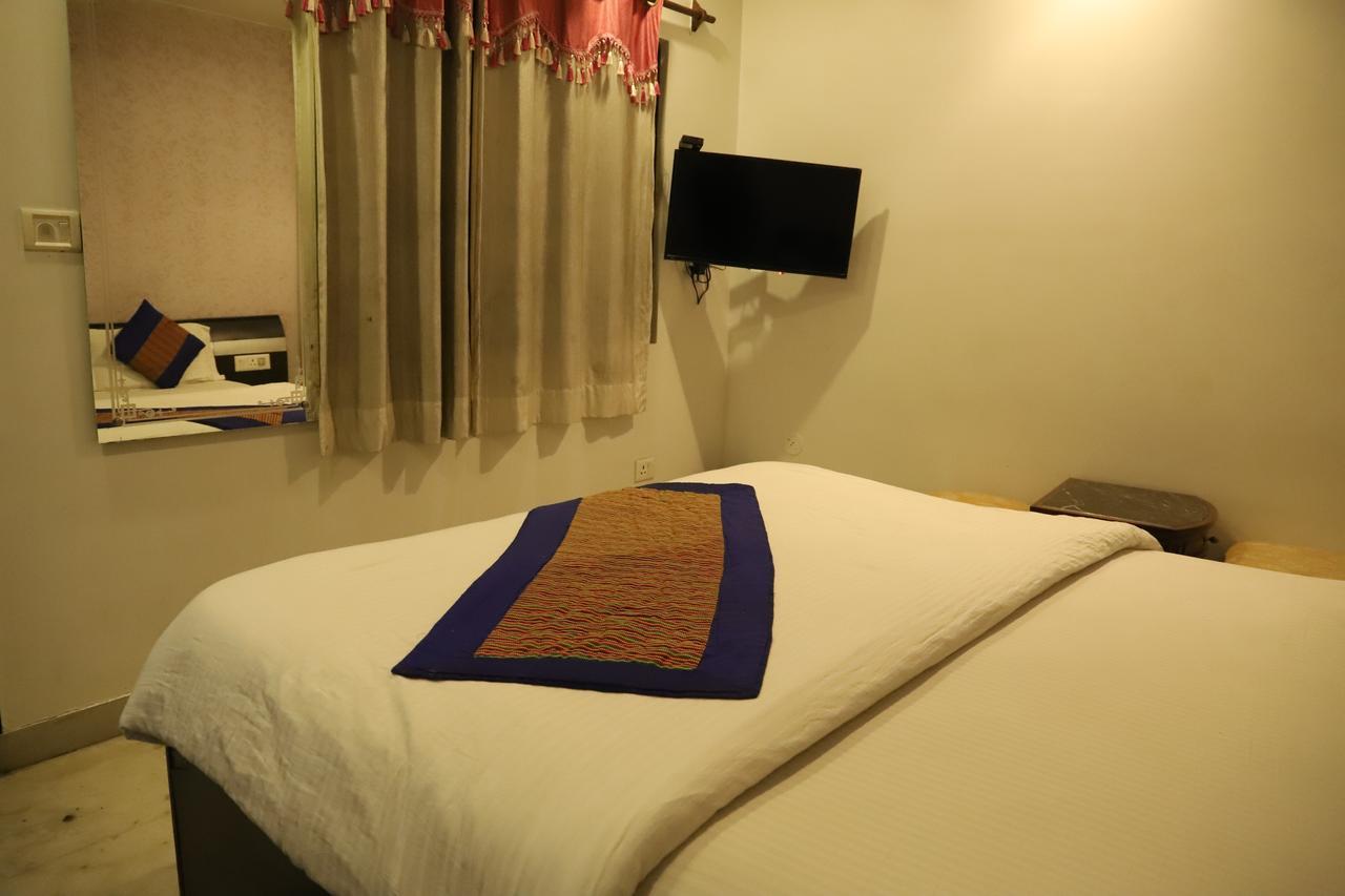Airport Hotel Aerocity Inn New Delhi Buitenkant foto