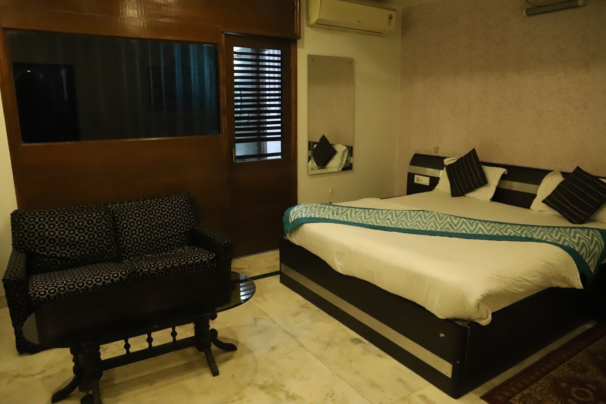 Airport Hotel Aerocity Inn New Delhi Buitenkant foto